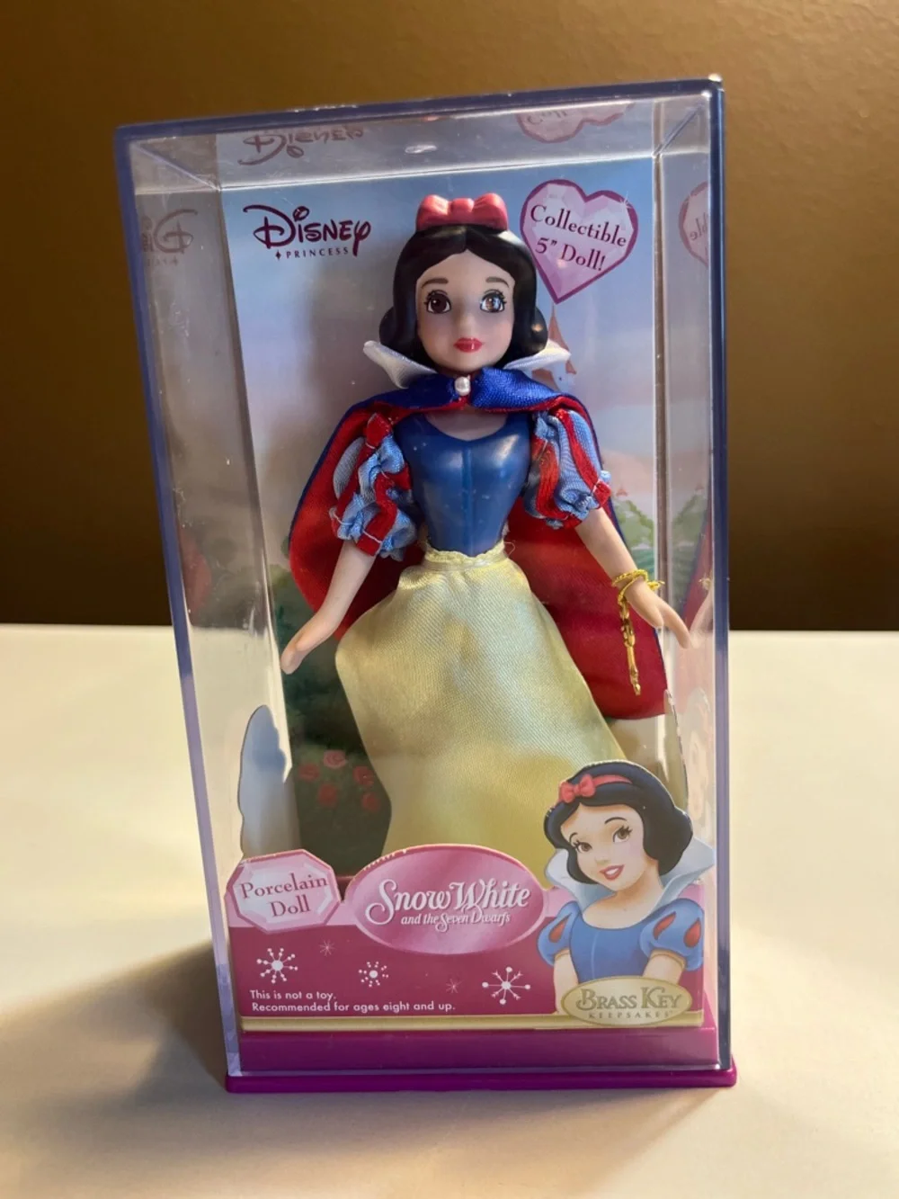 Disney Snow White Collectible 5